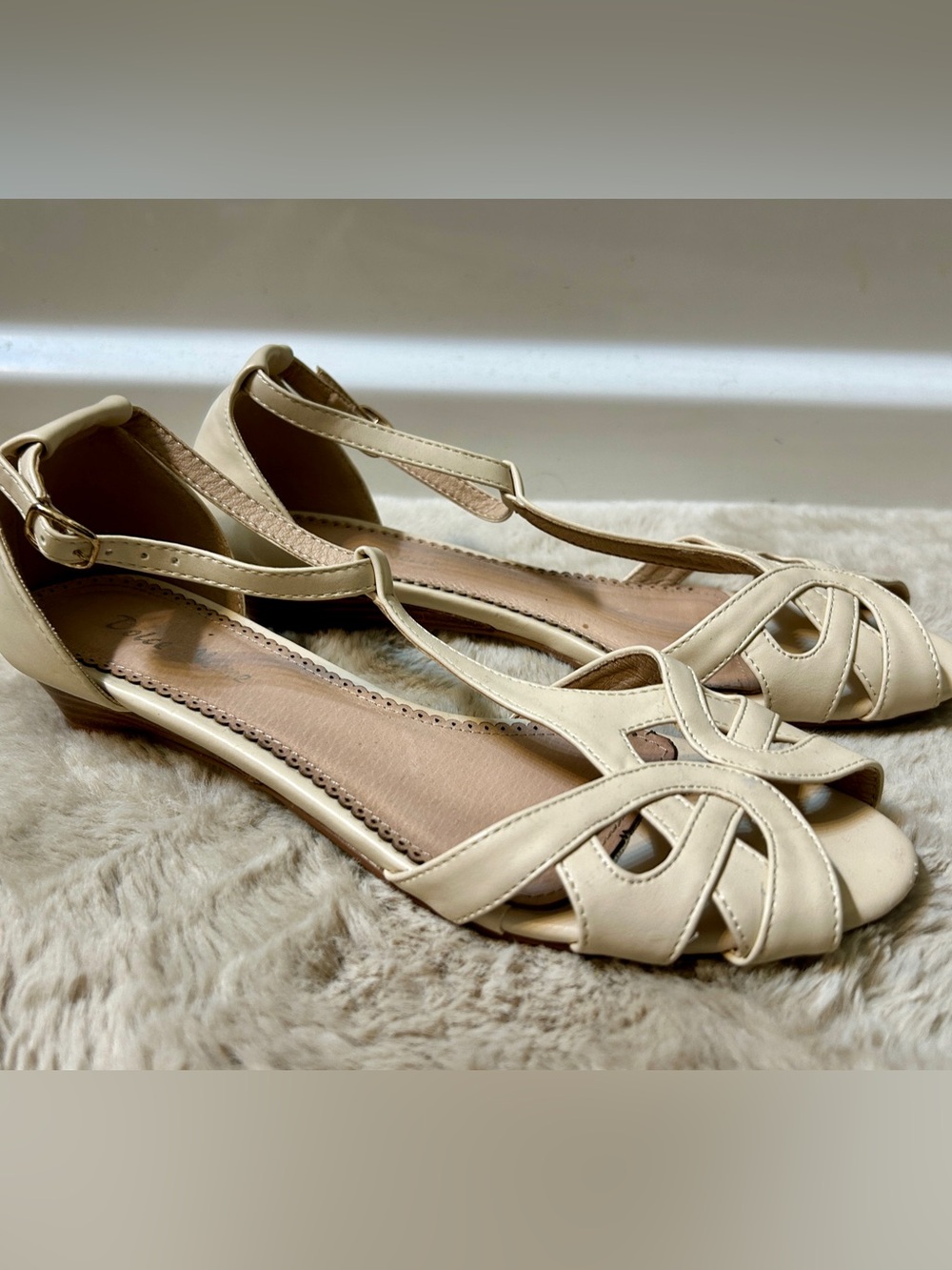 Modcloth T Strap shoes 8.5